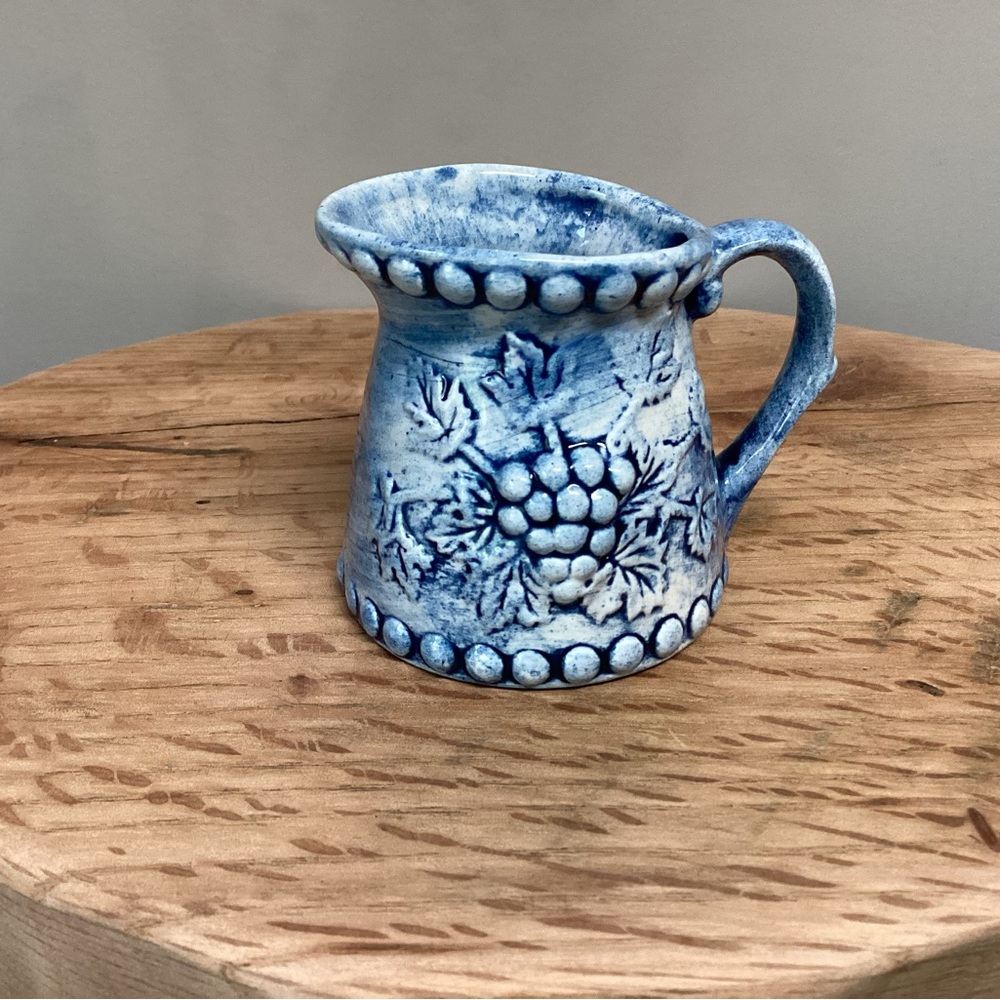 Ceramic Crafted Creamer - Grapes & Vine Themed - Very Nice & Very Unique - Picture 2 of 13